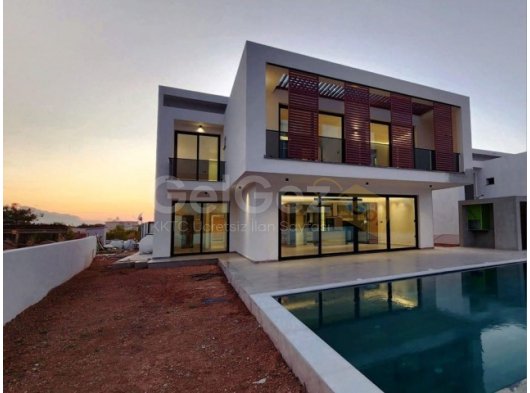 Girne Çatalköyde tasarım eşsiz bir 4+1 vila