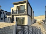 Girne Alsancakta Havuzlu Şömineli 3+1 Satılık Villa