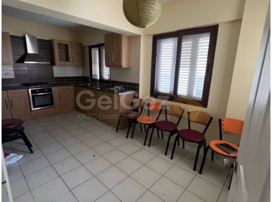 MAĞUSA SALAMİS CADDE ÜZERİ İŞ YERİ OLMAYA UYGUN SATILIK 4+1 DAİRE