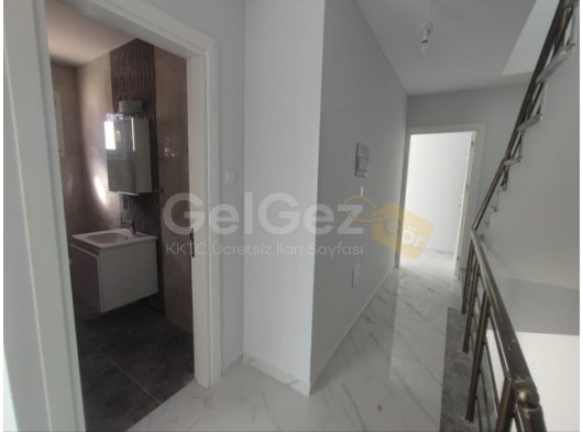 Satılık 3 Yatak Odalı Dubleks Villa – Havuz Kenarında – Hazır Teslim!