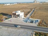 İSKELE - LEFKOŞA ANA YOLU ÜZERİNDE TÜRK KOÇANLI YATIRIMLIK TİCARİ.!!!
