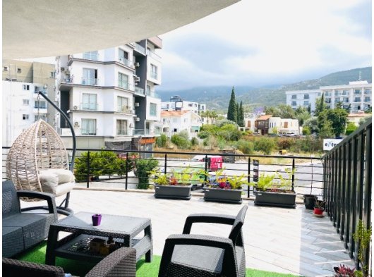 #Girne #Merkez 2+1 85m2. #Residance #Daire. Sitedeki En İyi Konuma Sahip #80m2 #TERAS Kullanımlı #DAĞ Manzaralı. Yatak Odalarından da Terasa Çıkış. #Açık-Kapalı