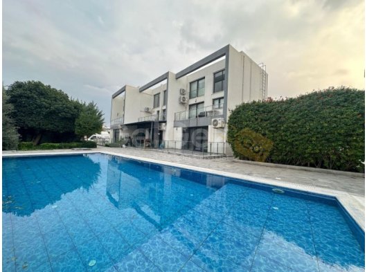 GİRNE ALSANCAKTA HARİKA PLAJLARA YÜRÜME MESAFESİ HAVUZLU 2+1 SATILIK