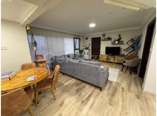 GİRNE MERKEZDE GENİŞ TERASLI SATILIK 2+1