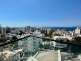 Girne Merkez'de FIRSAT TÜRK KOÇAN Satılık Muhteşem Deniz ve Dağ Manzaralı 3+1 Rezidans Penthouse Daire