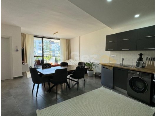 GİRNE MERKEZDE FIRSAT ACİL SATILIK 2+1 SİTE İÇERİSİNDE HAVUZLU SOSYAL ALANLI FULL EŞYALI SATILIK