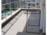 KİRALIK CAESAR RESORT 3+1, ALEXIUS apartmanı, 3 yatak odası. 3 banyo. Tam mobilyalı. Deniz manzaralı. Mevcut.