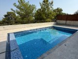 Girne Merkeze Yakın Full Eşyalı 4+1 Havuzlu Sıfır Villa