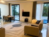 Girne Merkeze Yakın Full Eşyalı 4+1 Havuzlu Sıfır Villa