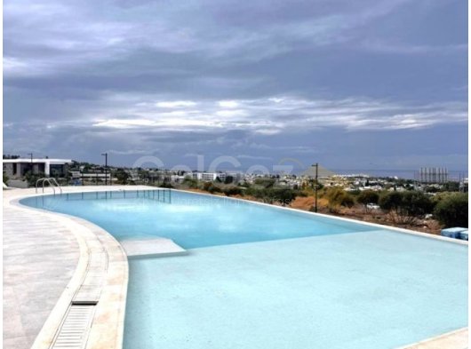 Girne'de Deniz Manzaralı Muhteşem Havuzlu sitede Full Yeni Eşyalı Sıfır 2+1