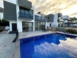 Girne Edremit Merkeze 5 dk Mesafede Muhteşem 4+1 Full Eşyalı Vİlla