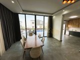 Girne Edremit Merkeze 5 dk Mesafede Muhteşem 4+1 Full Eşyalı Vİlla