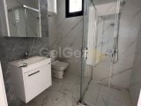 Girne Merkez Ana Cadde Üzeri Geniş Eşyasız Kiralık Daire