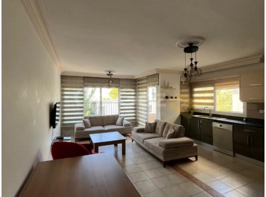 GİRNE MERKEZDE KİRALIK BALKONLU GENİŞ 3+1