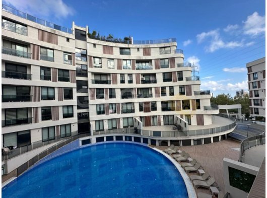 Girne Merkez'de Full Eşyalı Havuzlu Site İçinde 2+1 Luks Rezidans(FİYATA AİDAT DAHİLDİR.)