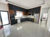Girne Ozanköy'de Muhteşem Yeni Eşyalı 4 Yatak Odalı  5 Banyolu Sıfır Havuzlu Villa