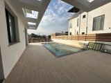 Girne Ozanköyde Sıfır 4+1 , 5 Banyolu Havuzlu Full Eşyalı Geniş Teraslı Satılık Villa