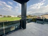 Girne Ozanköyde Sıfır 4+1 , 5 Banyolu Havuzlu Full Eşyalı Geniş Teraslı Satılık Villa