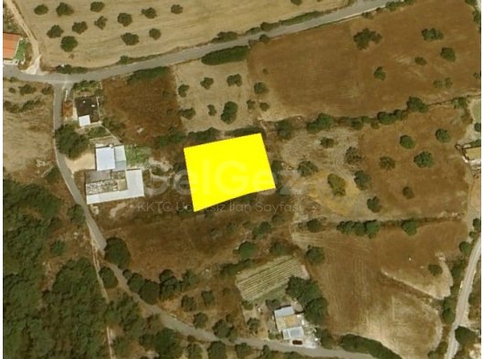 SİPAHİ'DE DENİZ MANZARALI TARLA