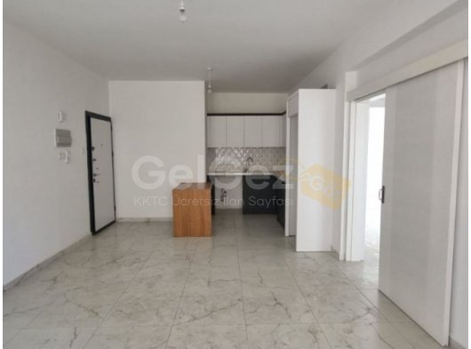 MAĞUSA MERKEZDE YENİ BİNADA FIRSAT 2+1