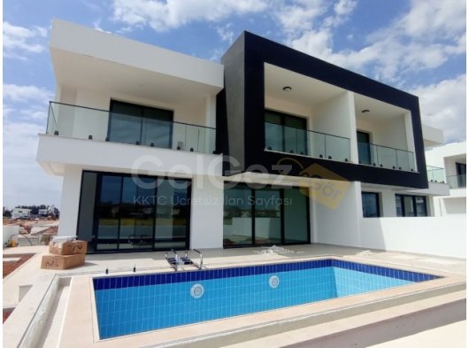 GAZİMAĞUSA YENİBOĞAZİÇİ BÖLGESİNDE HAVUZLU SATILIK 3+1 İKİZVİLLA