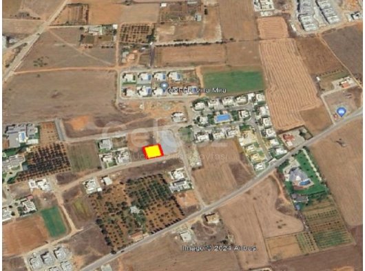 GAZİMAĞUSA YENİBOĞAZİÇİ BÖLGESİNDE SATILIK 520 M2 ARSA