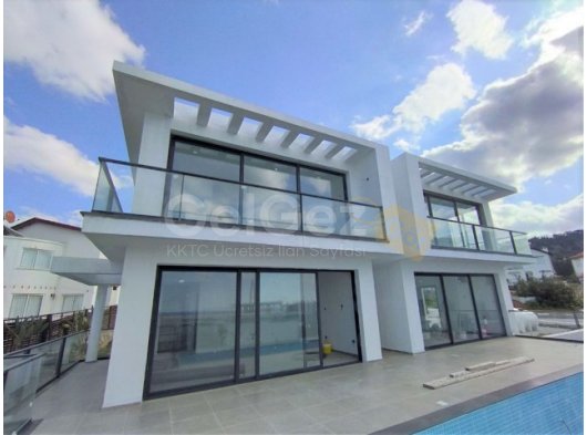 Esentepe'de Satılık 6 Yatak Odalı Villa