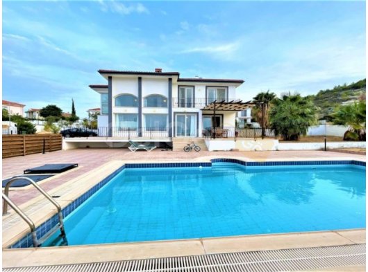 3 Bedroom Villa for Sale in Karsiyaka
