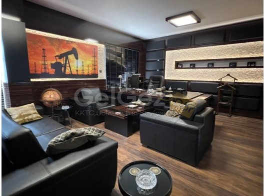 Girne Merkezde Mr: Paundun Arkasında Muhteşem Bir Ofis 1+1 95 m² 45 m² Teraslı Full Lüks Mobilyalı Kiralık Ofis