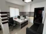 Girne Merkezde Mr: Paundun Arkasında Muhteşem Bir Ofis 1+1 95 m² 45 m² Teraslı Full Lüks Mobilyalı Kiralık Ofis