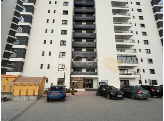 Long Beach Caesar’da eşyalı 2+1 daire, 3 aylık ödeme 580 £.