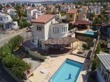 Esentepe'de Satılık Harika 4 Yatak Odalı DENİZ MANZARALI Villa