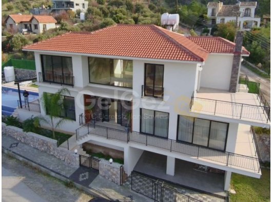 Ilgaz'da Nefes Kesici 4 Yatak Odalı Modern Villa