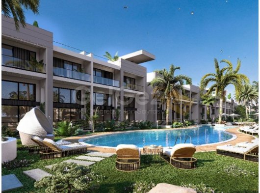 GİRNE KARŞIYAKADA KENDİNE AİT 120 TEKNELİK MARİNA VE SAHİLİ BULUNAN MÜKEMMEL BİR PROJE ALANI