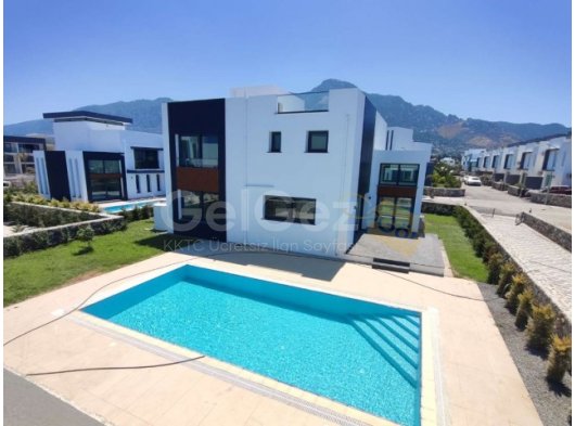 Karşıyaka'da Satılık 3 Yatak Odalı Yepyeni Villa