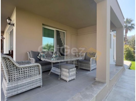 Merit Oteller Bölgesinde 350 m2 Özel Peyzajlı Full Eşyalı Çok Acil Satılık