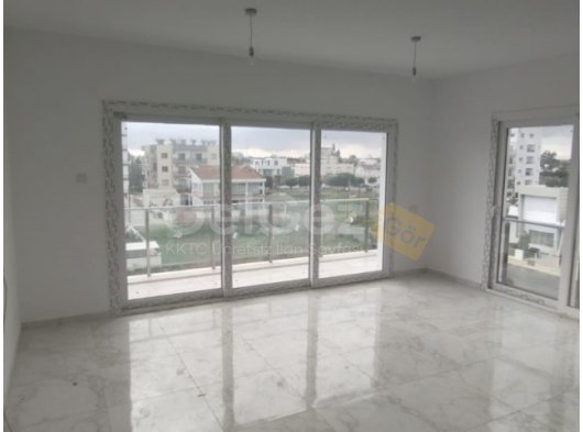 Gazimagusa yenibogazicinde satılık fırsat daire