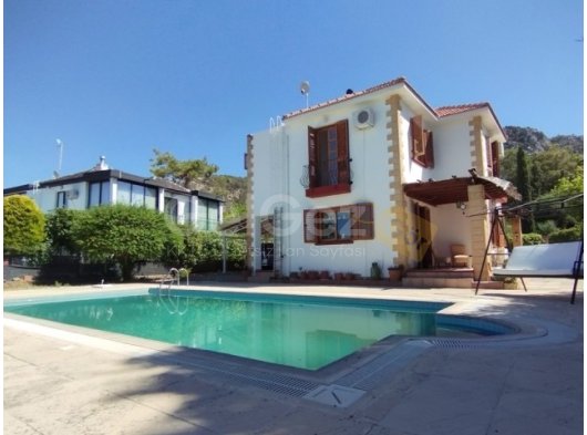 Çatalköy'de Satılık 3 Yatak Odalı Villa