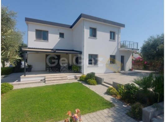 Çatalköy'de Satılık 4 Yatak Odalı Villa