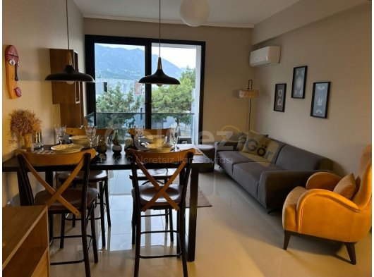 Girne Merkezi Konumda Les Ambassadour Otele 1 km Mesafede Toplu Taşımaya Yakın Günlük Lüks Kiralık 2+1 Daire