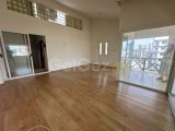 Girne Patalina Havuzlu Sitede Kiralık Eşyasız 3+1 Geniş Daire