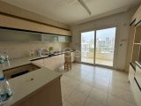 Girne Patalina Havuzlu Sitede Kiralık Eşyasız 3+1 Geniş Daire