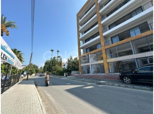 GİRNE MERKEZ BARBAROS MARKET YAKINI LİMAN VE SAVOY OTELE YÜRÜME MESAFESİNDE ANA CADDE ÜZERİ SATILIK YÜKSEK KİRA GETİRİLİ DÜKKANLAR