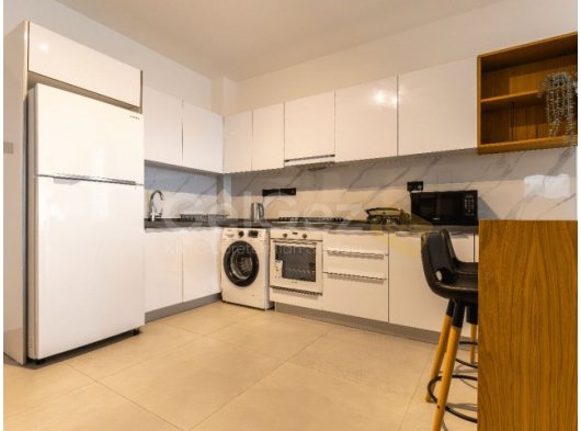 Sadece Ev Değil, Bir Yaşam Tarzı – Deniz Kenarında 2+1 Eşyalı Daire, Aidatsız ve Hazır