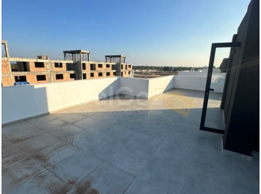 İskele Ötüken de Karpaz yolu üzerinde ve denize çok yakın mesafede özel havuzlu satılık sıfır 3+1 villa