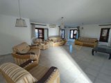 Alsancak'ta Denize Yakın Kiralık 5 Yatak Odalı Villa