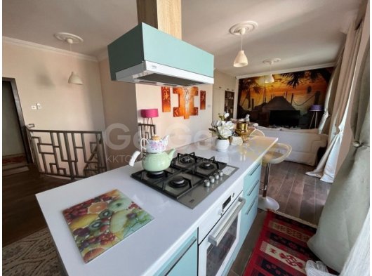 Girne Merkez'de Kiralık 3 Yatak Odalı Dubleks