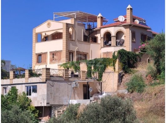 Bellapais'te Kiralık 4 Yatak Odalı Bodrum/Kat Daire