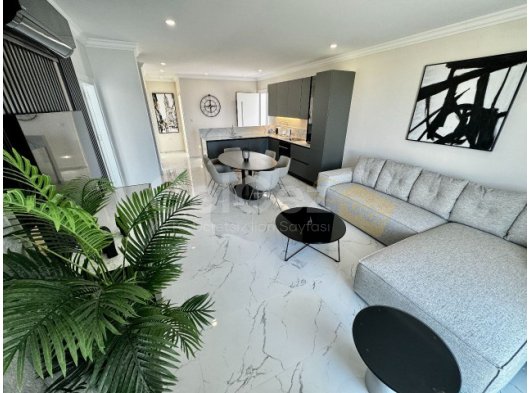 Girne Carrington Projesinde Panoramik Deniz Manzaralı Denize 200mt 3+1 Full Eşyalı Lüx