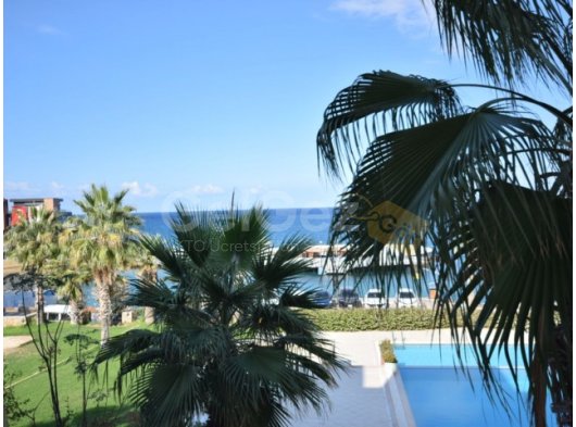 Girne Kaşgar'da Les Ambassadour Otele Yakın Denize Sıfır Havuzlu Site İçinde Kiralık 3+1 Daire